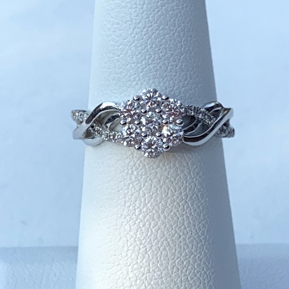 14K GOLD Diamond Cluster Ring